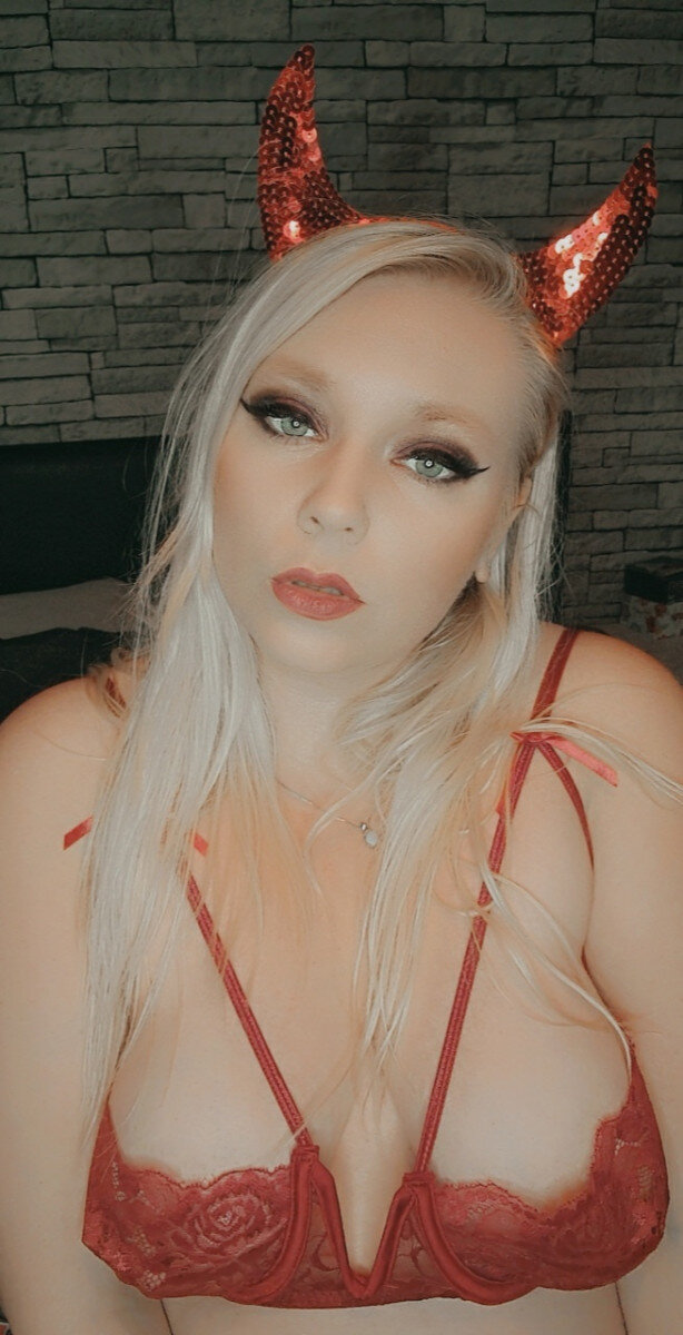 Lillianaf1 (@lillianaf1), OnlyFans creator