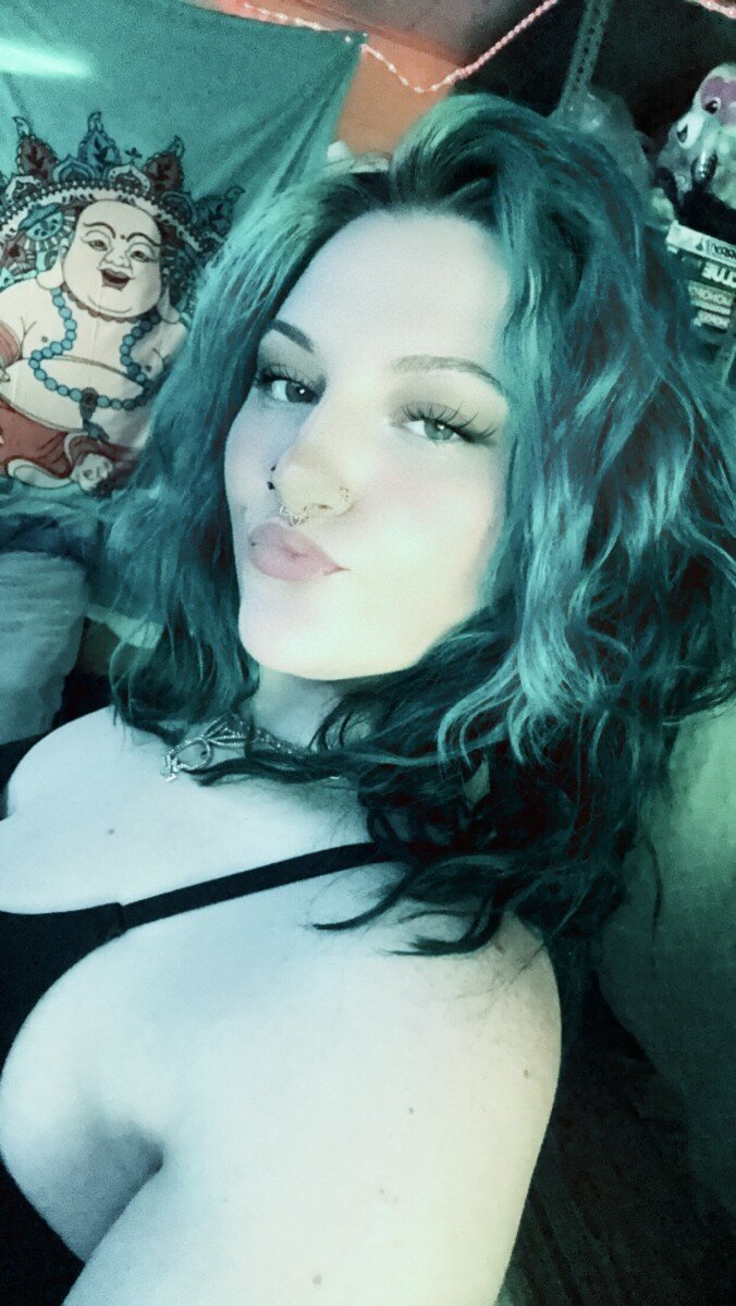 Lilllbrieee (@lilllbrieee), OnlyFans creator