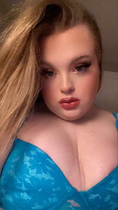 Lilmissgetintoit (@lilmissgetintoit), OnlyFans creator