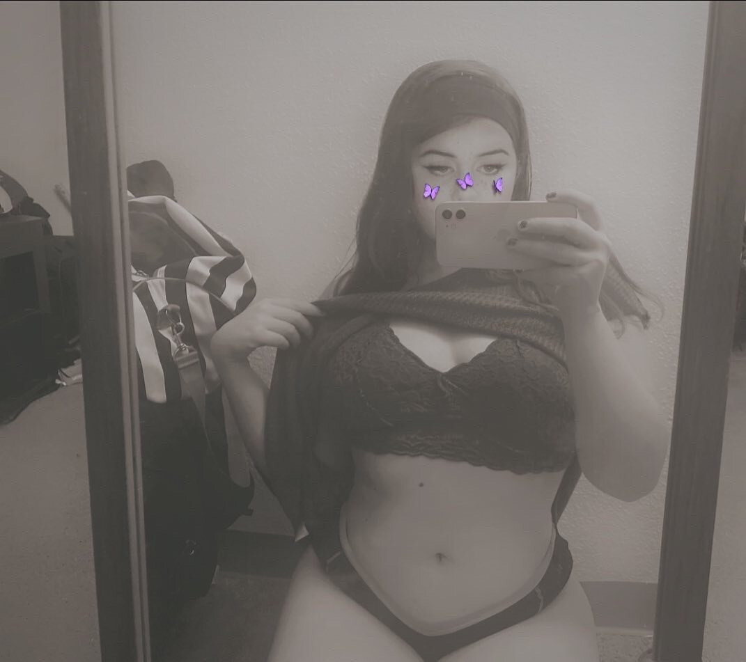 Lilst0ned (@lilst0ned), OnlyFans creator