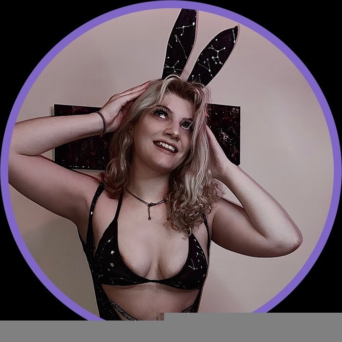 Lilvioletsvip (@lilvioletsvip), OnlyFans creator