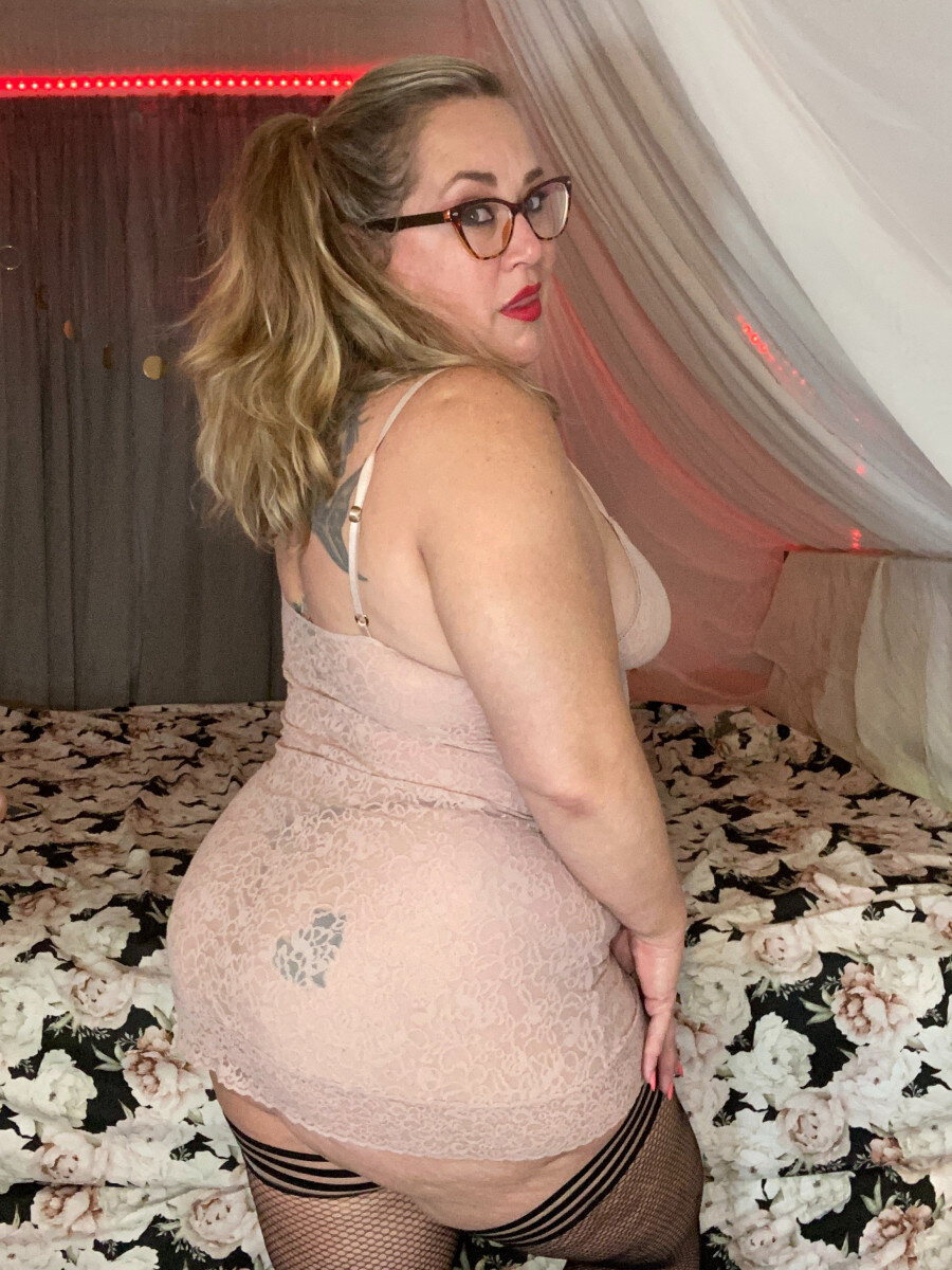 Lilybay73 (@lilybay73), OnlyFans creator
