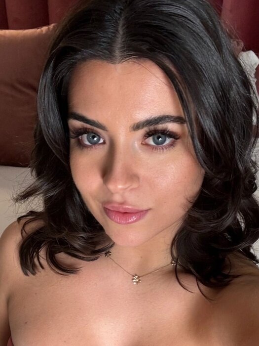 Lilyfioreonly (@lilyfiore.only), OnlyFans creator