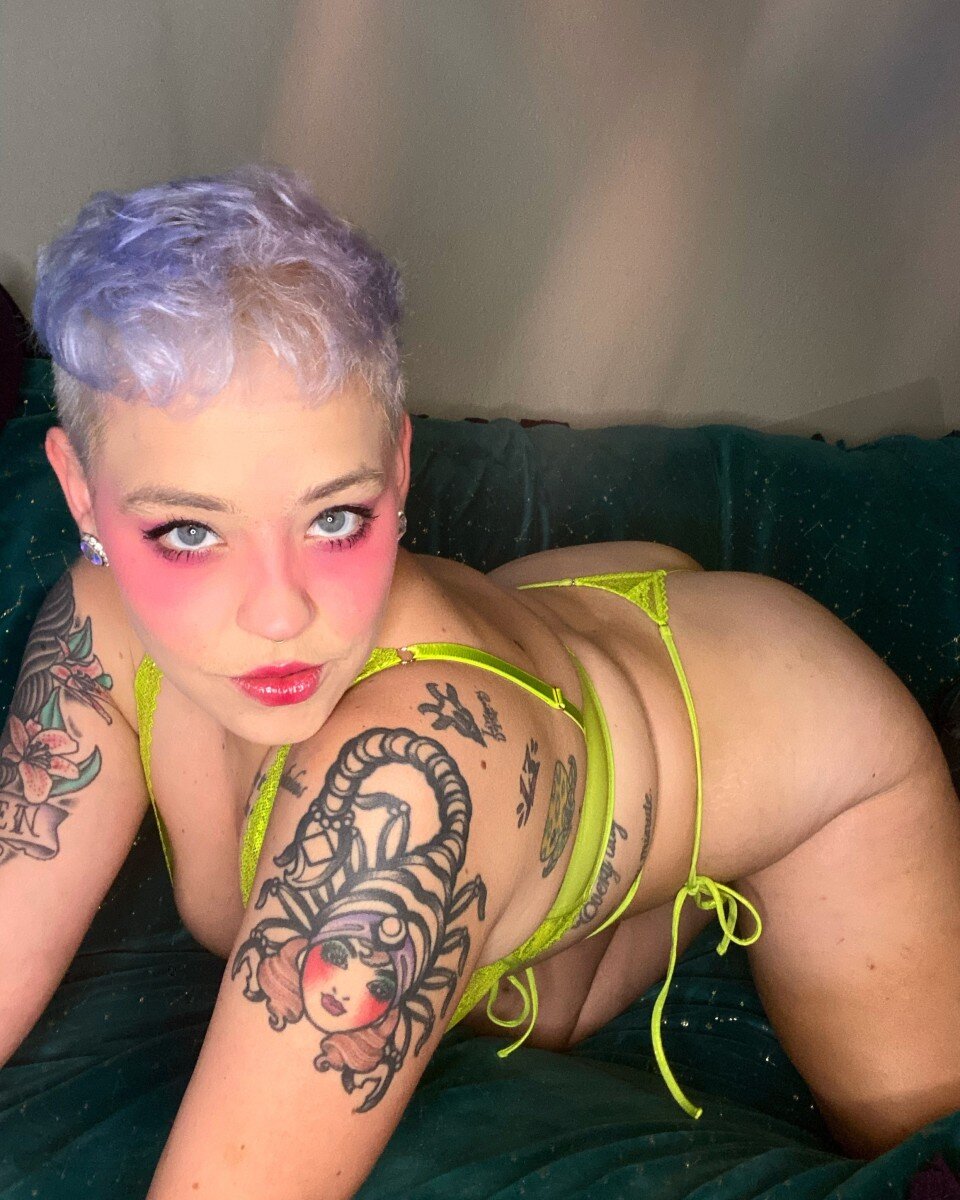 Lilyliqueur (@lilyliqueur), OnlyFans creator