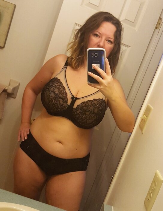 Lily (@lilymasie), OnlyFans creator