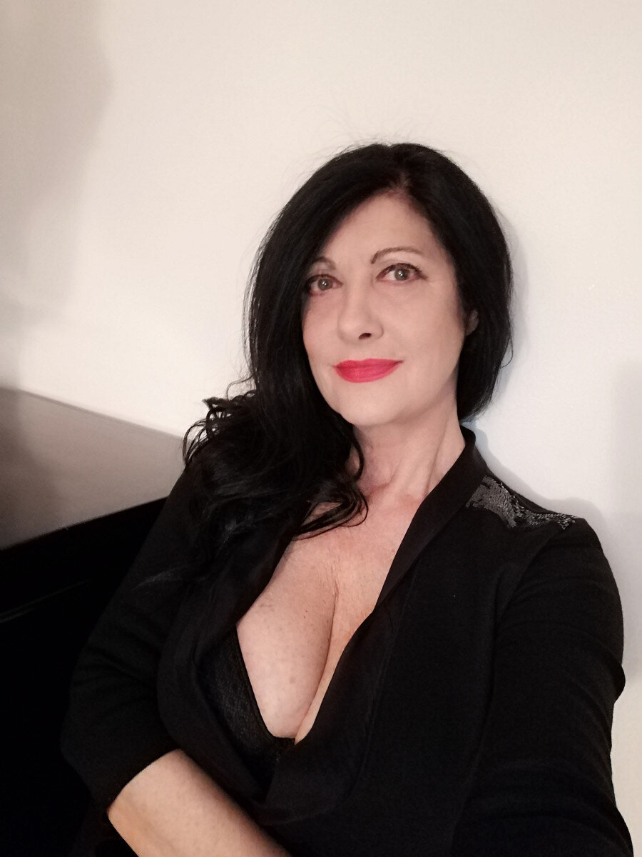 Lindalorenzi (@lindalorenzi), OnlyFans creator