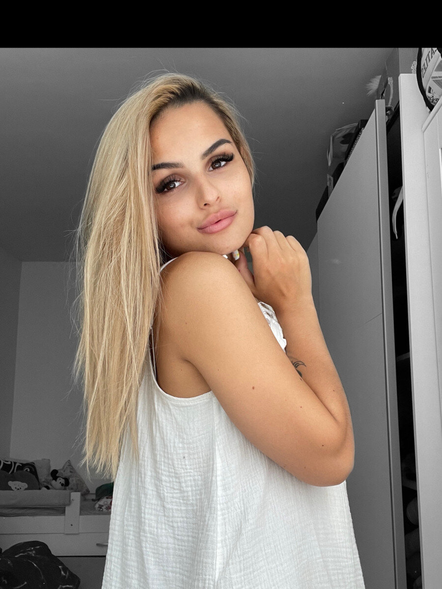 Lindanew (@lindanew), OnlyFans creator