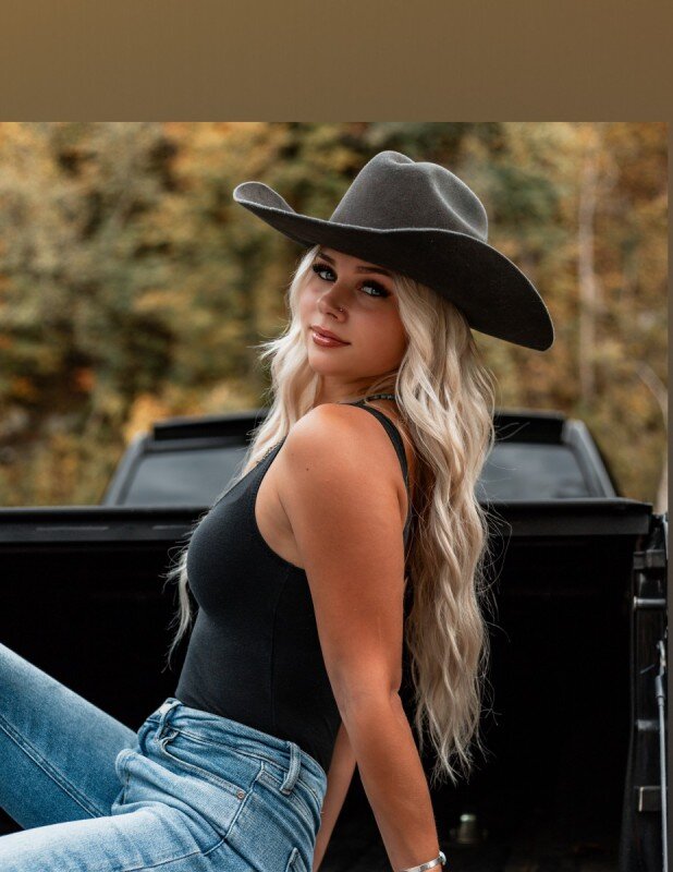 Lindsaybercosky (@lindsaybercosky), OnlyFans creator