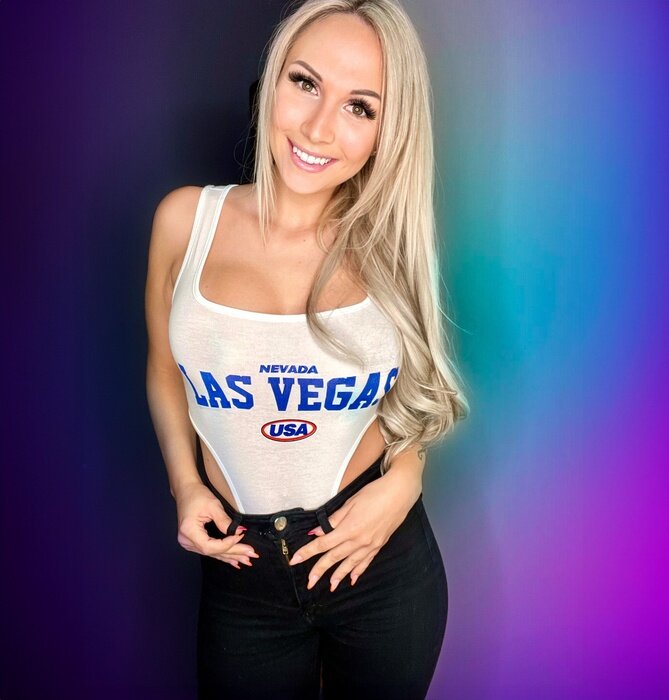 Lisasophie1997 (@lisa-sophie1997), OnlyFans creator