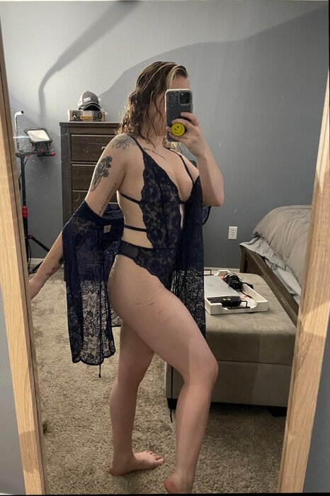 Littlebrie99 (@littlebrie99), OnlyFans creator