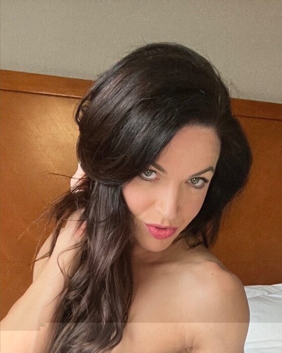 Littlebuffbrunette (@littlebuffbrunette), OnlyFans creator