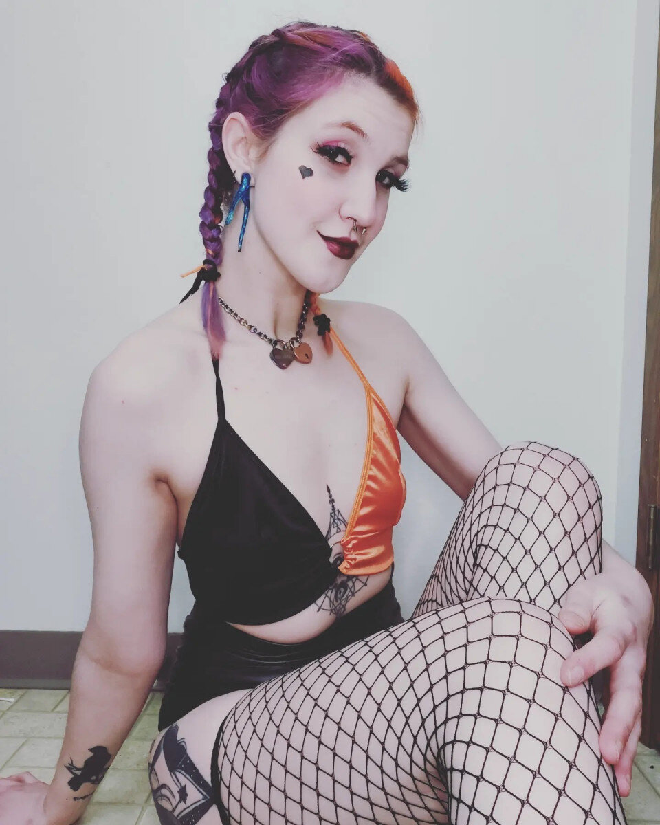 Littlebunn (@littlebunn), OnlyFans creator