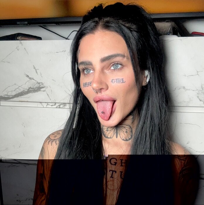 Littlebxo (@littlebxo), OnlyFans creator