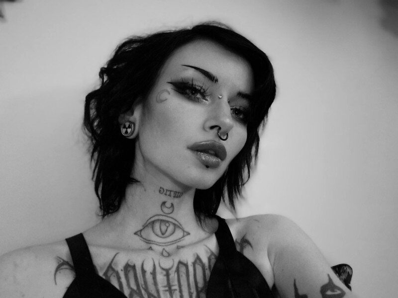 Littledemonwitchfree (@littledemonwitchfree), OnlyFans creator