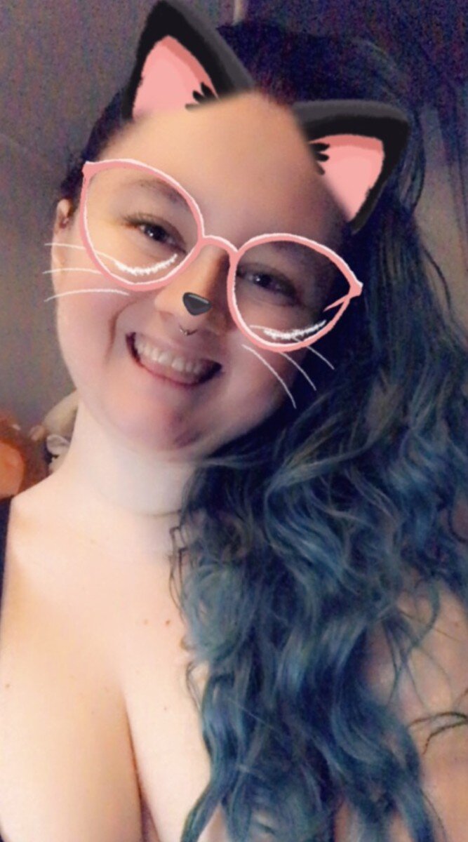 Littlegamerkitten (@littlegamerkitten), OnlyFans creator