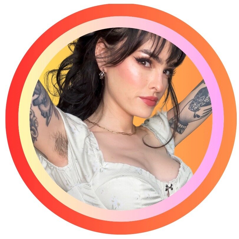 Littlehollybeth (@littlehollybeth), OnlyFans creator