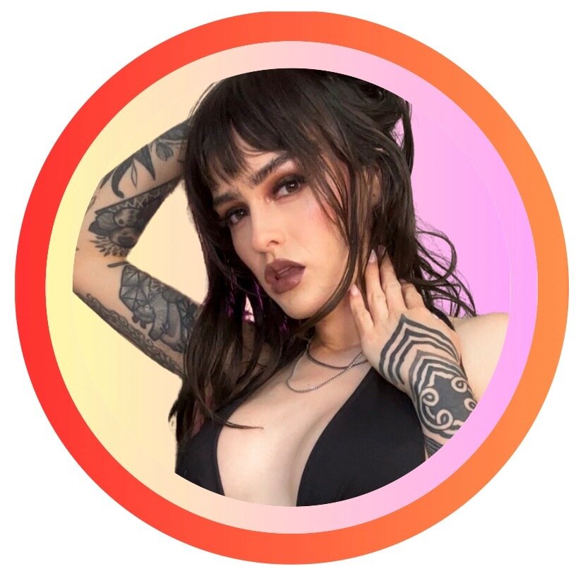 Littlehollybethxo (@littlehollybethxo), OnlyFans creator