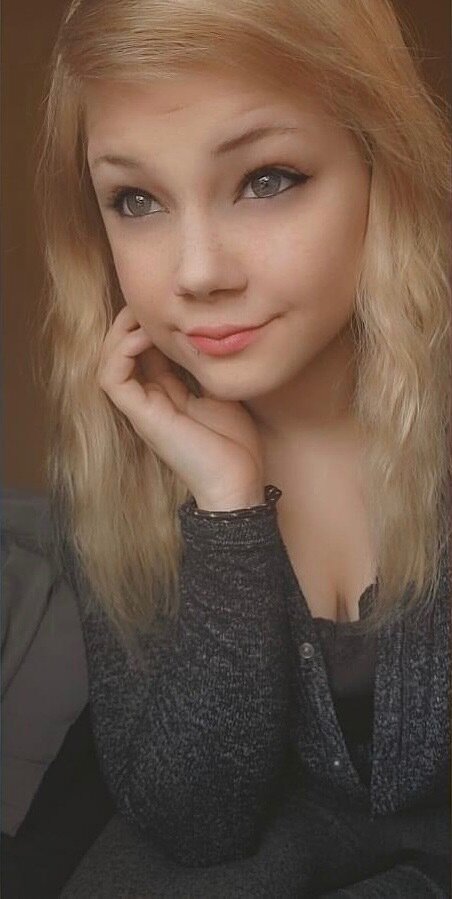 Littleleah413 (@littleleah413), OnlyFans creator