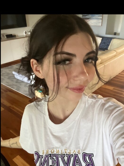 Littleleahxo (@littleleahxo), OnlyFans creator