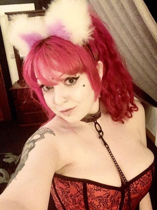 Littlemissivy (@littlemissivy), OnlyFans creator