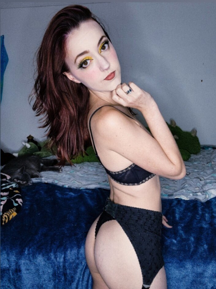 Littlequinncosplay (@littlequinncosplay), OnlyFans creator