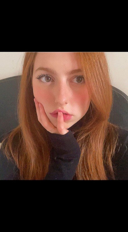 Littleredrosie1 (@littleredrosie1), OnlyFans creator