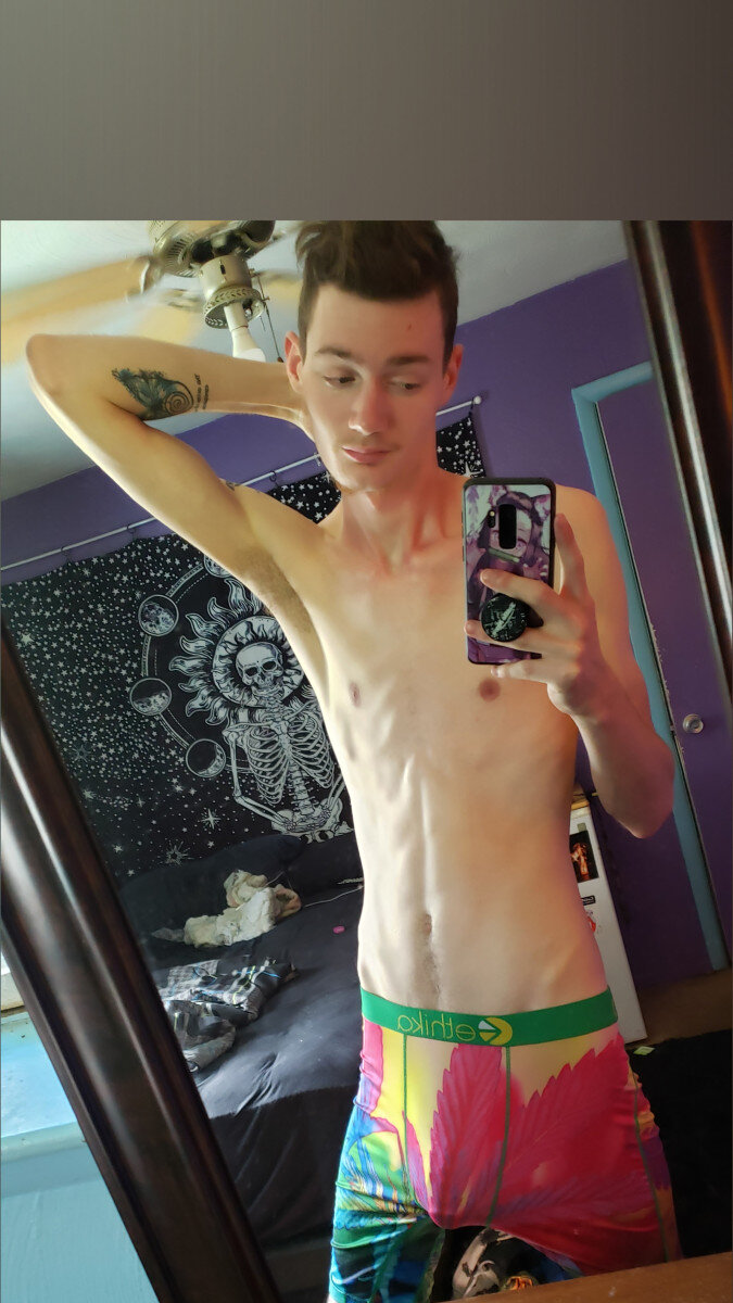 Littlev (@littlev), OnlyFans creator