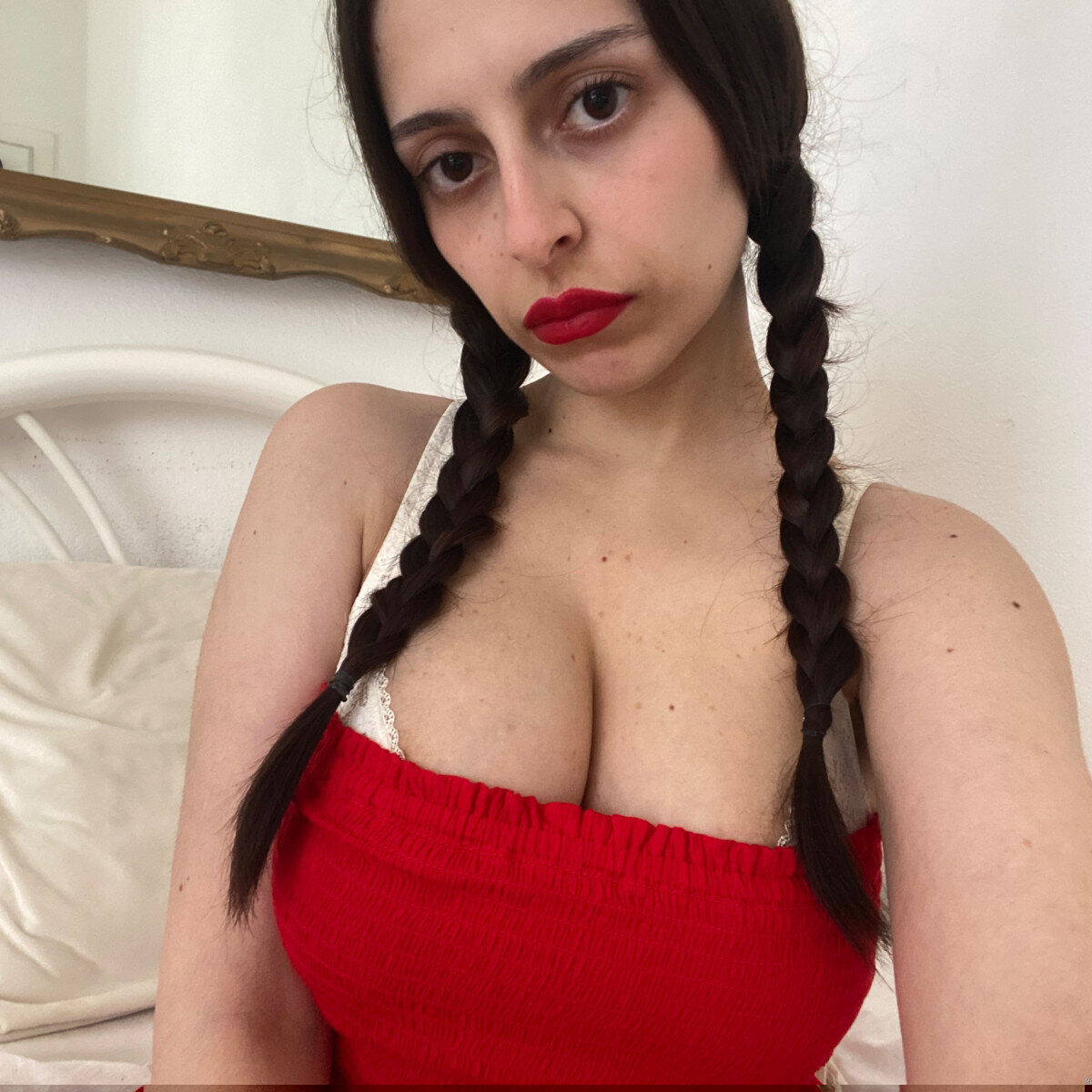 Littlevixennn (@littlevixennn), OnlyFans creator