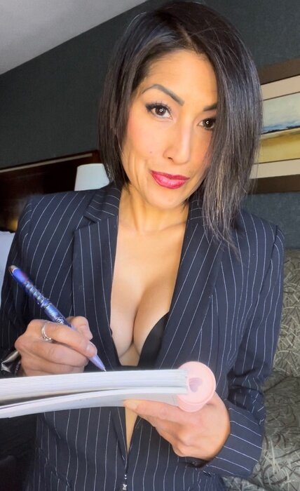 Littlewahine (@littlewahine), OnlyFans creator