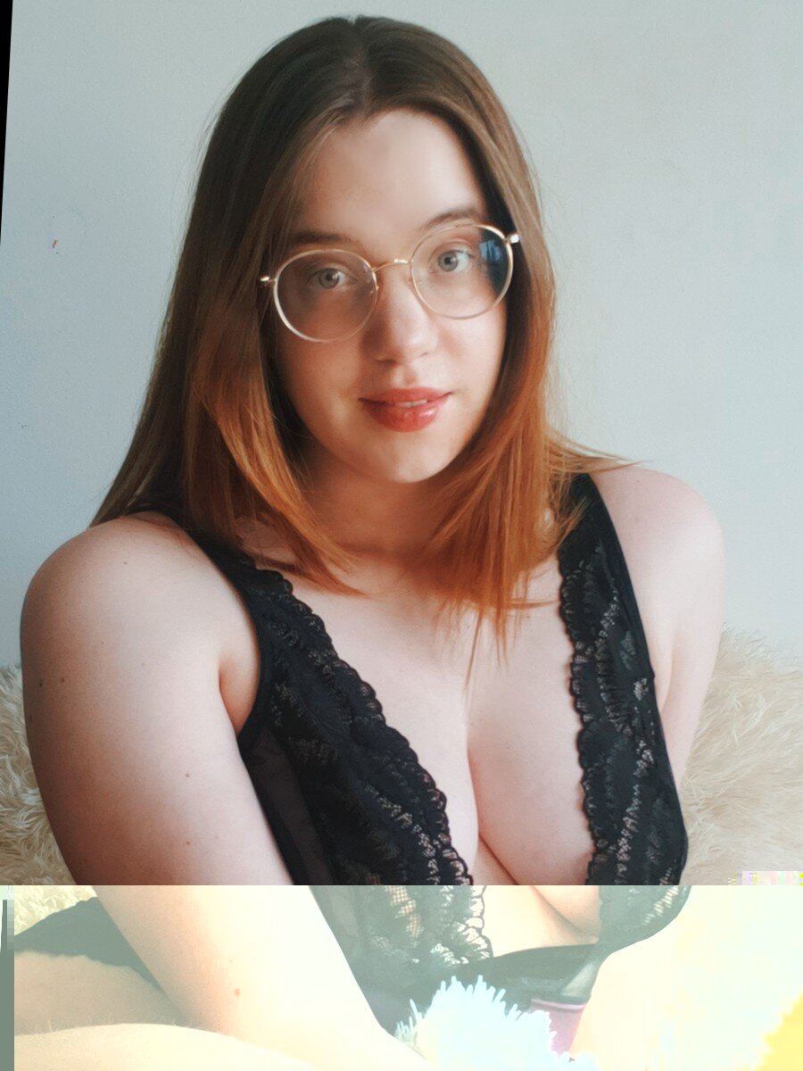 Littlewhitelies (@littlewhitelies), OnlyFans creator
