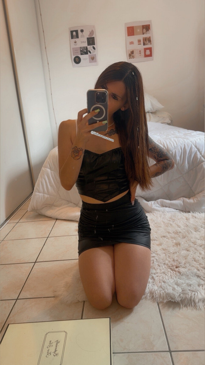 Littlewomaaaanfree (@littlewomaaaanfree), OnlyFans creator