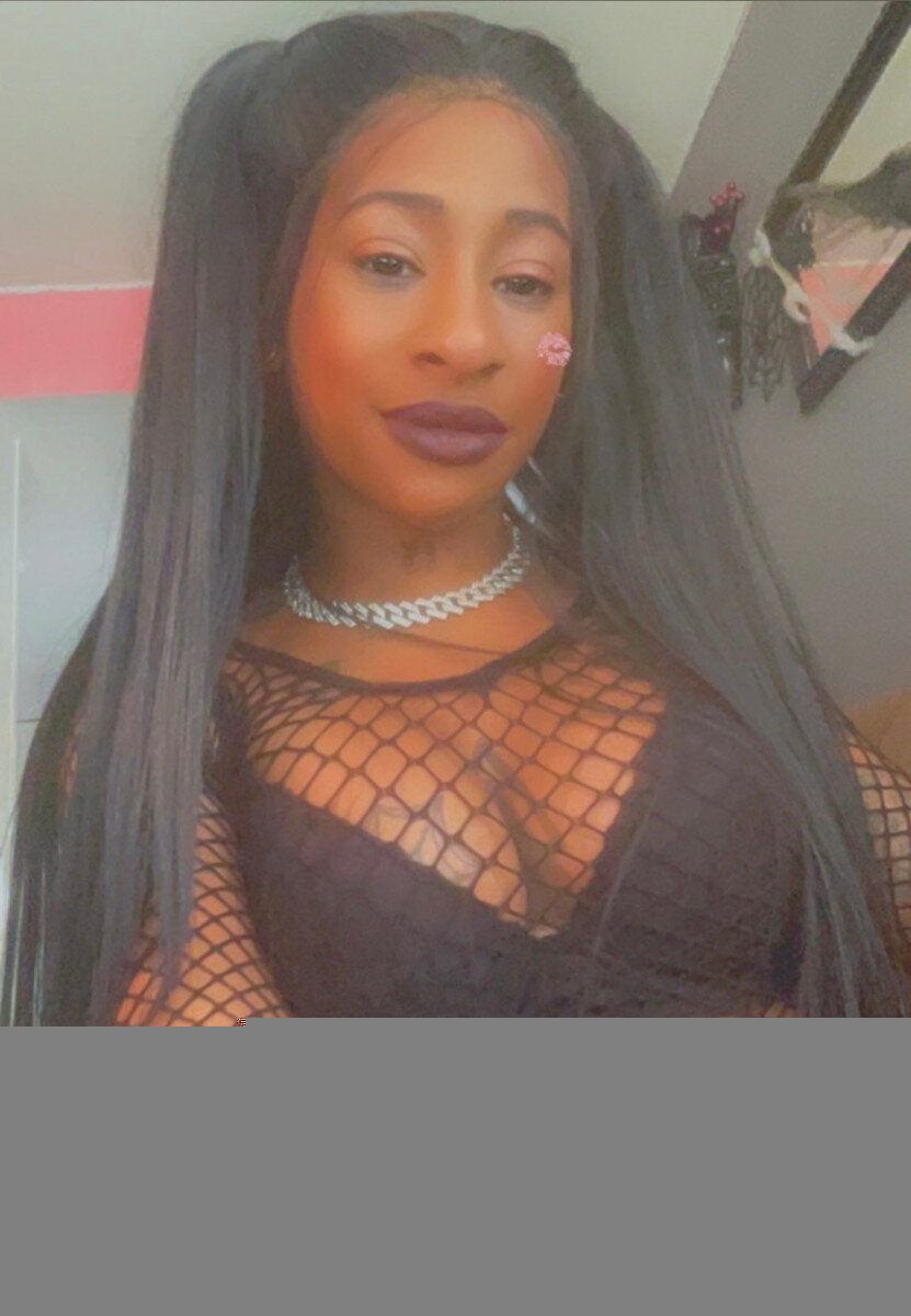Liviluxxxfree (@liviluxxxfree), OnlyFans creator