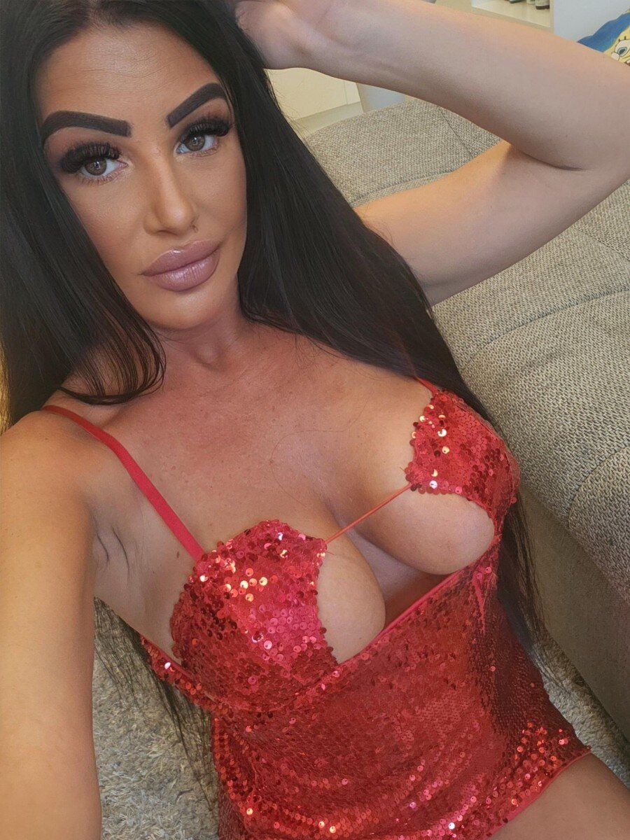 Lizataylor98 (@liza.taylor98), OnlyFans creator
