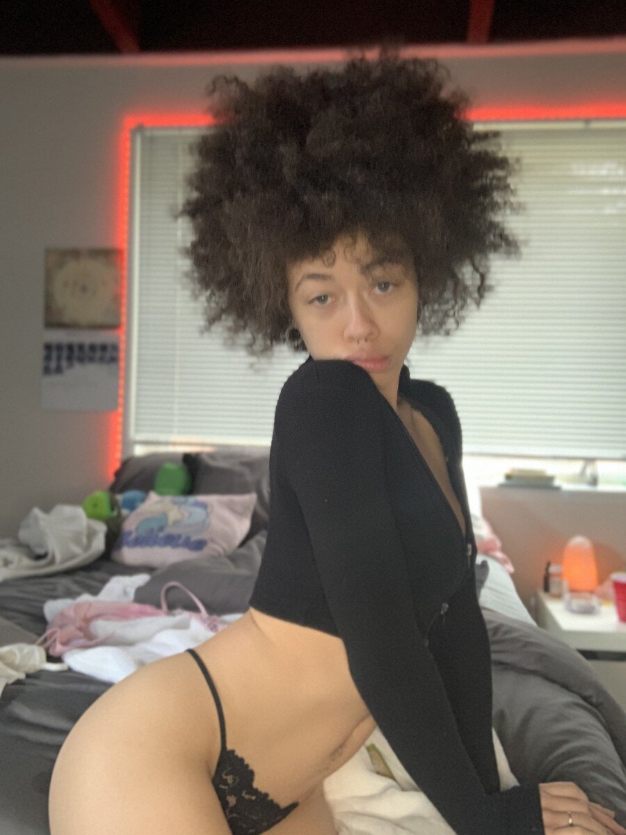 Lizthemfgoddess (@lizthemfgoddess), OnlyFans creator