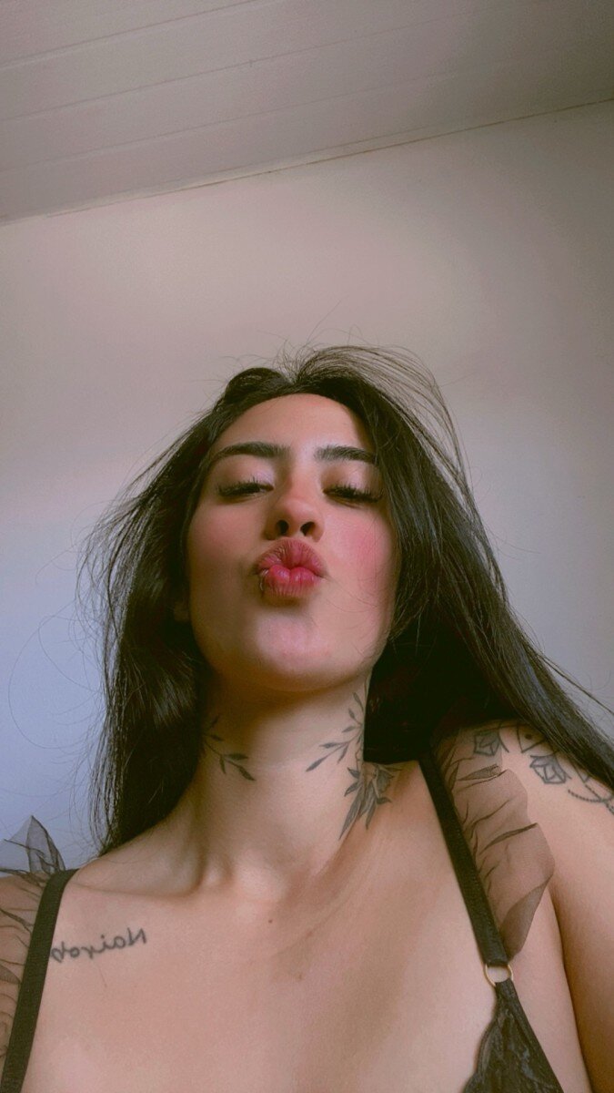 Lizzhotxxx (@lizzhotxxx), OnlyFans creator