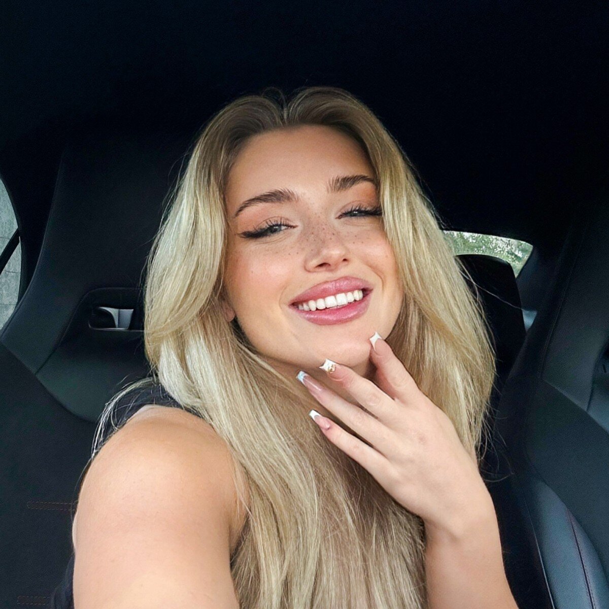Lizziegreyy (@lizziegreyy), OnlyFans creator