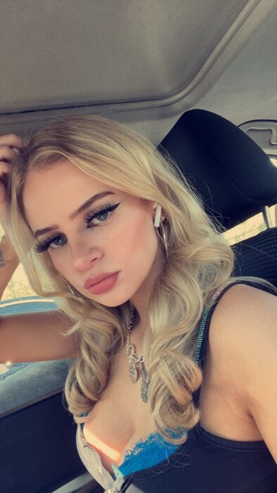 Lizzieleigh32xoxo (@lizzieleigh32xoxo), OnlyFans creator