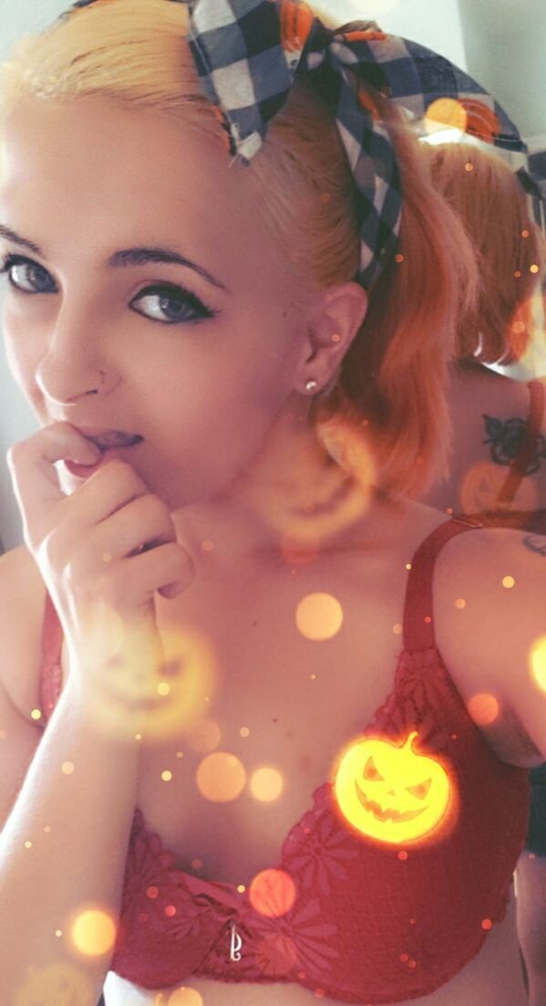 Lizzy7126 (@lizzy7126), OnlyFans creator