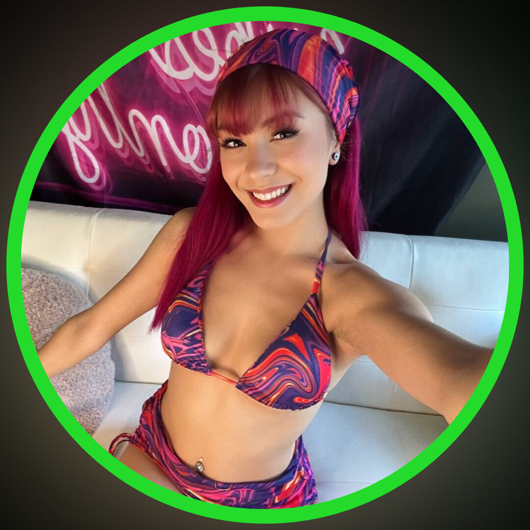 Lizzyhaze (@lizzyhaze), OnlyFans creator