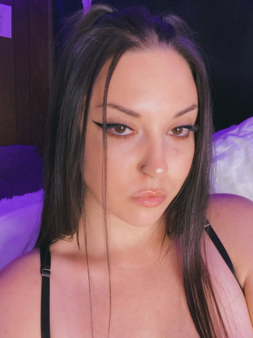 Lochnessa93 (@lochnessa93), OnlyFans creator