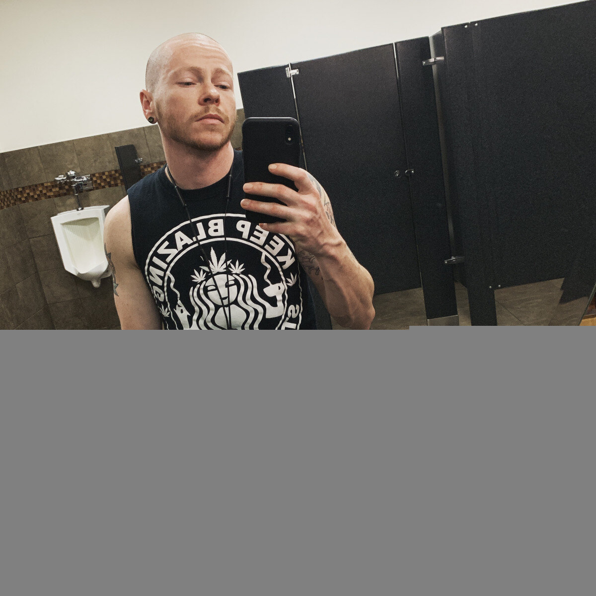 Loganknight09 (@loganknight09), OnlyFans creator