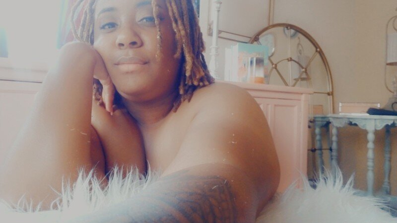 Lolabelle8008 (@lolabelle8008), OnlyFans creator