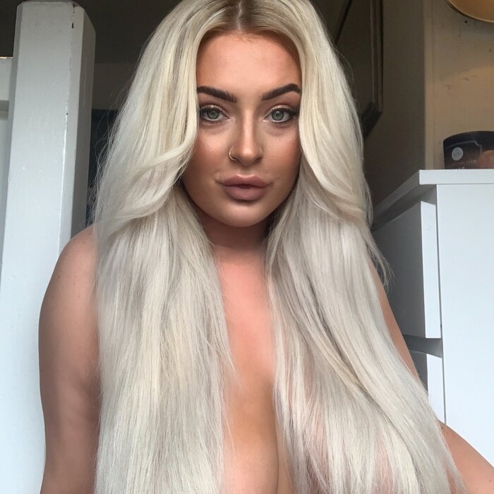 Lolaprincesss (@lolaprincesss), OnlyFans creator