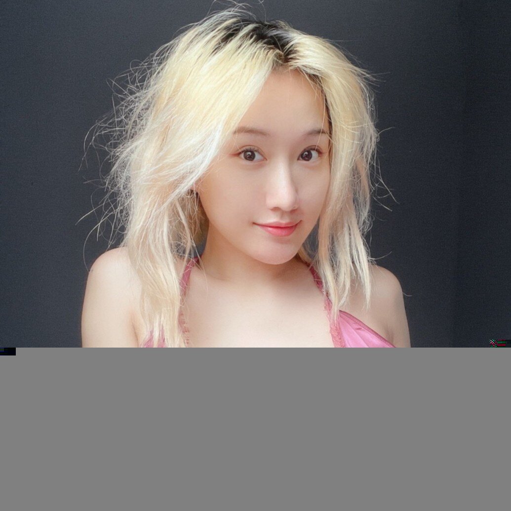Lolazietaxx (@lolazietaxx), OnlyFans creator