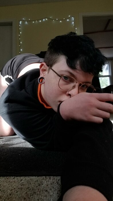 Lonelycherub (@lonely_cherub), OnlyFans creator