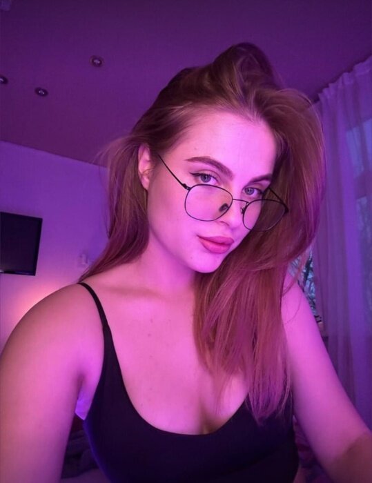 Loranightly (@lora_nightly), OnlyFans creator