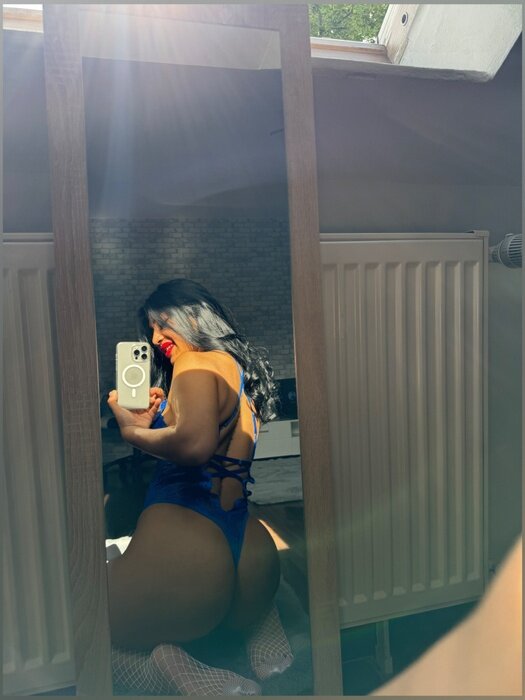 Lorybmb2001 (@lorybmb2001), OnlyFans creator