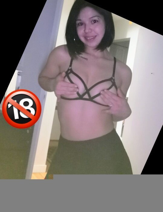 Louloulovestoplay (@loulou_lovesto_play), OnlyFans creator