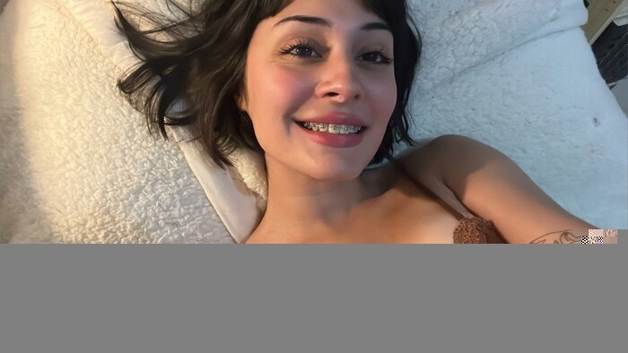 Luna (@lounabi), OnlyFans creator