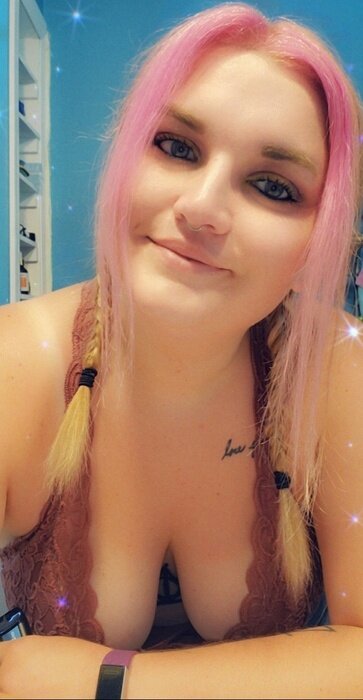 Lovelylia1994 (@lovely_lia1994), OnlyFans creator